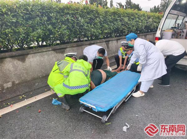 各部門工作人員合力救援.jpg