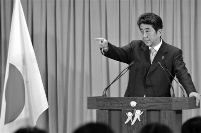 17日,，東京自民黨總部大樓，安倍晉三勝選后召開新聞發(fā)布會,。