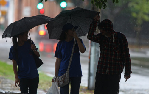 澳洲東北部強降雨引洪災4人死數(shù)千人疏散（圖）