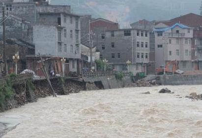 福建周寧縣普降暴雨 鄉(xiāng)鎮(zhèn)24小時過程雨量最高達200毫米