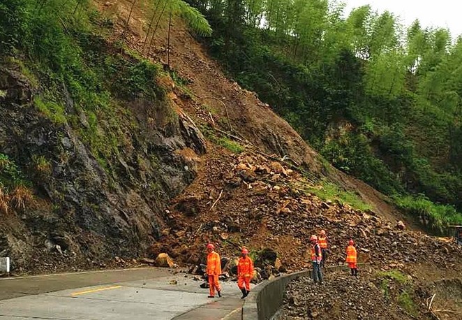 南平政和:強(qiáng)降雨致國(guó)道235線一處塌方 無人員傷亡