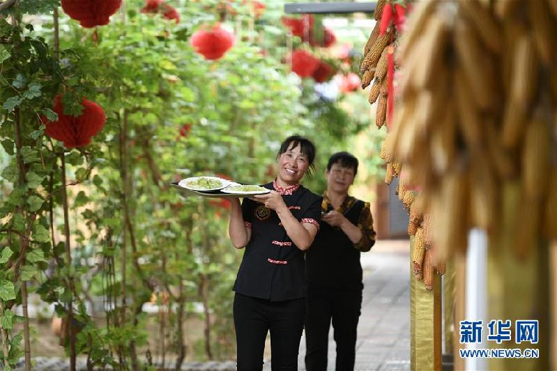 （新華全媒頭條·兩會特別報道·圖文互動）（5）在推進高質(zhì)量發(fā)展中創(chuàng)造廣闊空間——從全國兩會看奮進中國的發(fā)展機遇