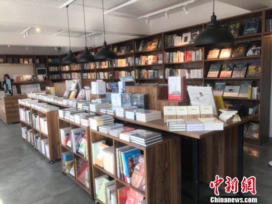 平遙國(guó)際電影展開幕日山西首家電影主題書店亮相