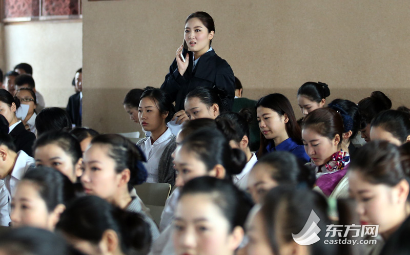 東航2015空姐招聘現(xiàn)場美女云集