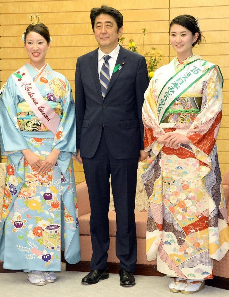 安倍接見日本櫻花女王、綠色女神