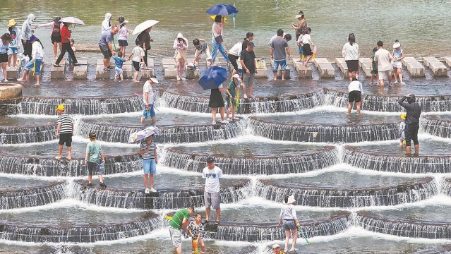 福清市無(wú)患溪濱水生態(tài)公園水清岸綠，景美如畫